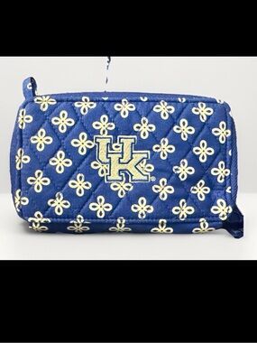 VERA BRADLEY ALL IN ONE CROSS BODY / WALLET MINI CONCERTO UNIVERSITY OF KENTUCKY